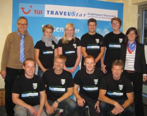 Gruppenfoto der Jugendtrainer Reisecenter Ostlinning